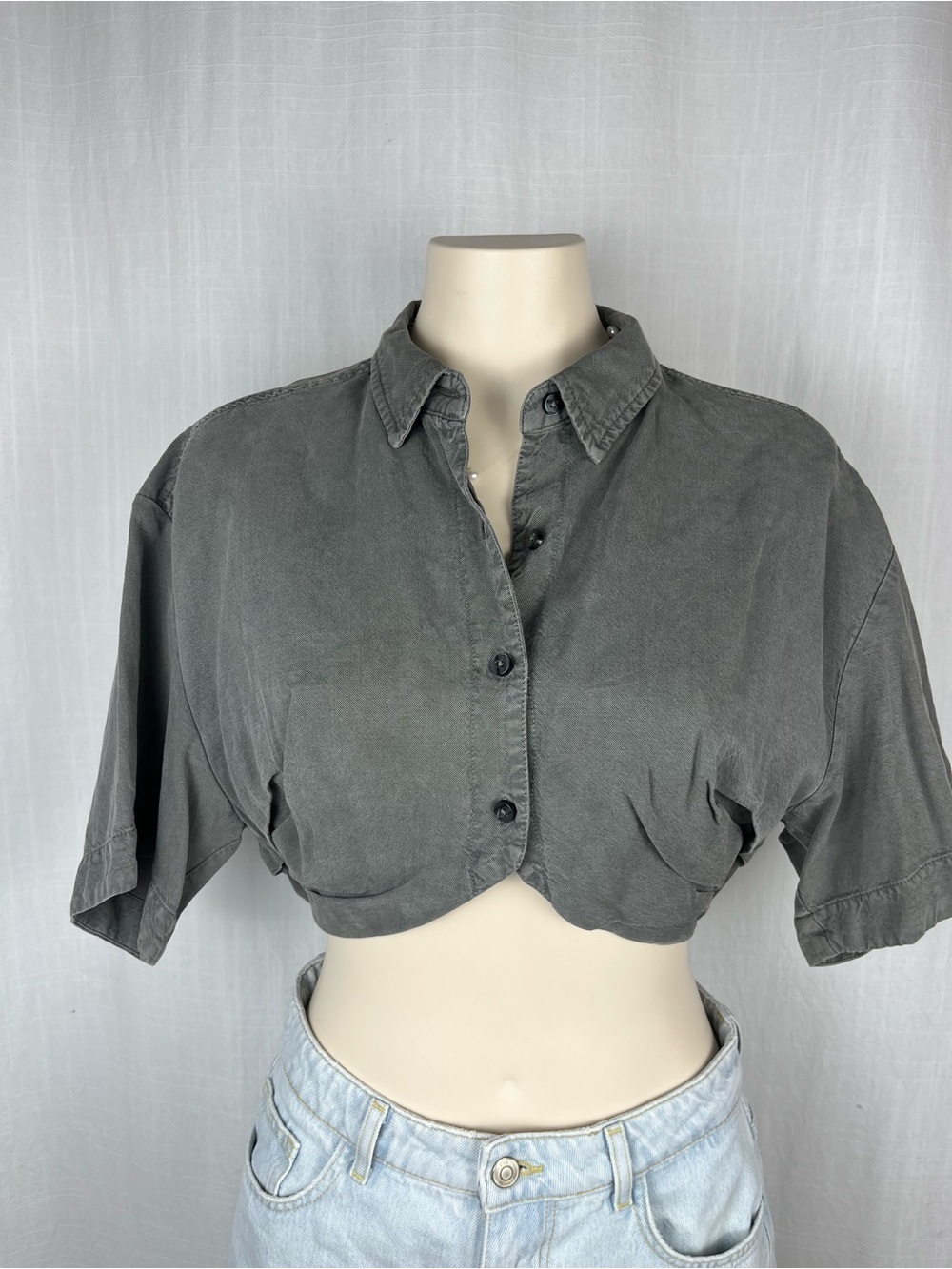Zara Cropped Button-Front Top - Gray Small